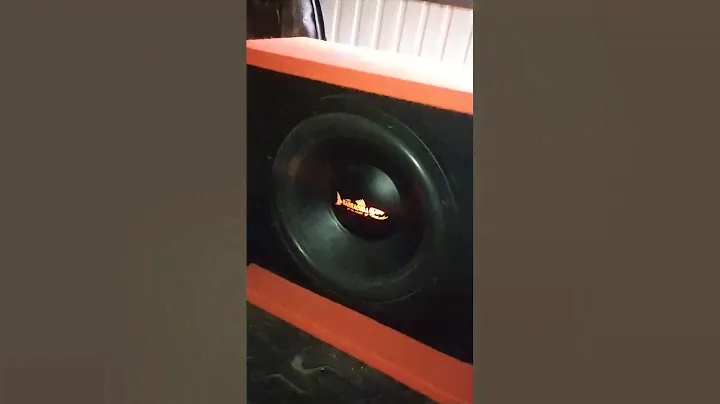 Активный сабвуфер DL Audio Barracuda 12A SE на Lada Kalina