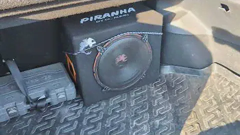 Активный сабвуфер DL Audio Piranha 12A SE в Lada Granta FL