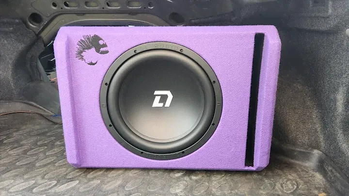 Отличный активный саб DL Audio Piranha 12A Purple на Nissan Almera N16